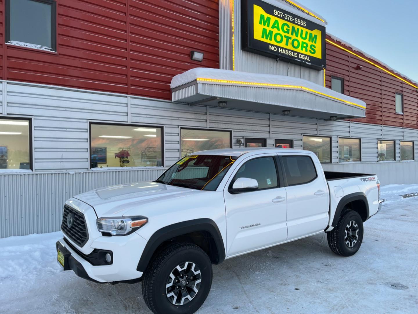 2022 WHITE /charcoal cloth TOYOTA TACOMA SR V6 (3TMCZ5AN2NM) with an 3.5L engine, Automatic transmission, located at 1960 Industrial Drive, Wasilla, 99654, (907) 274-2277, 61.573475, -149.400146 - Photo#0